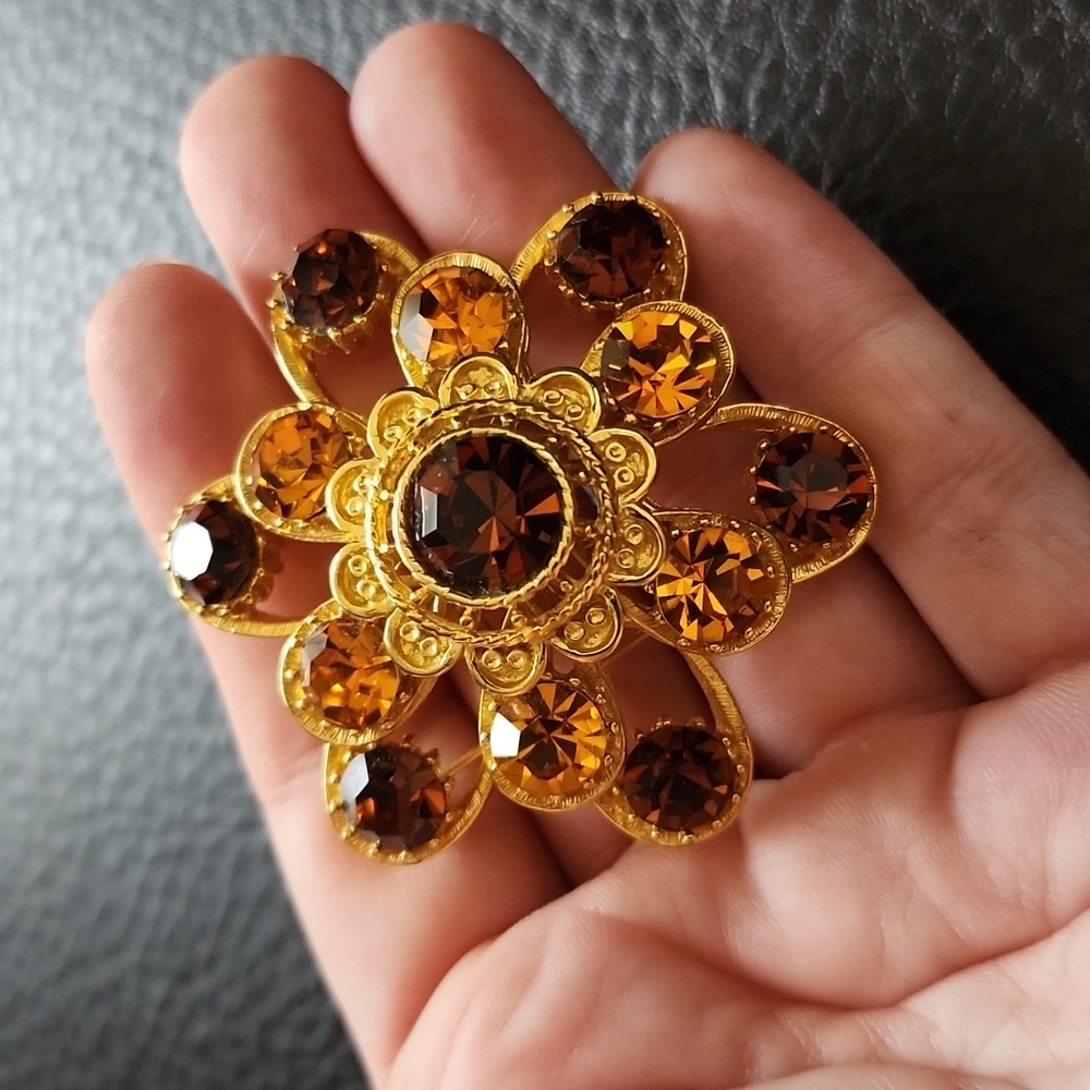 VTG M.JENT brooch